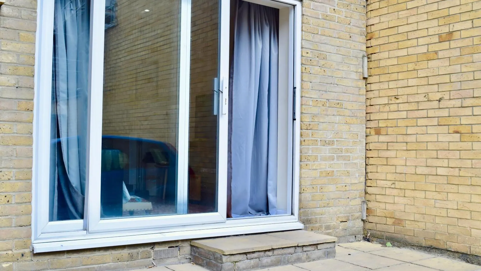 Stylish And Homely 4 Bedroom Home In East London
