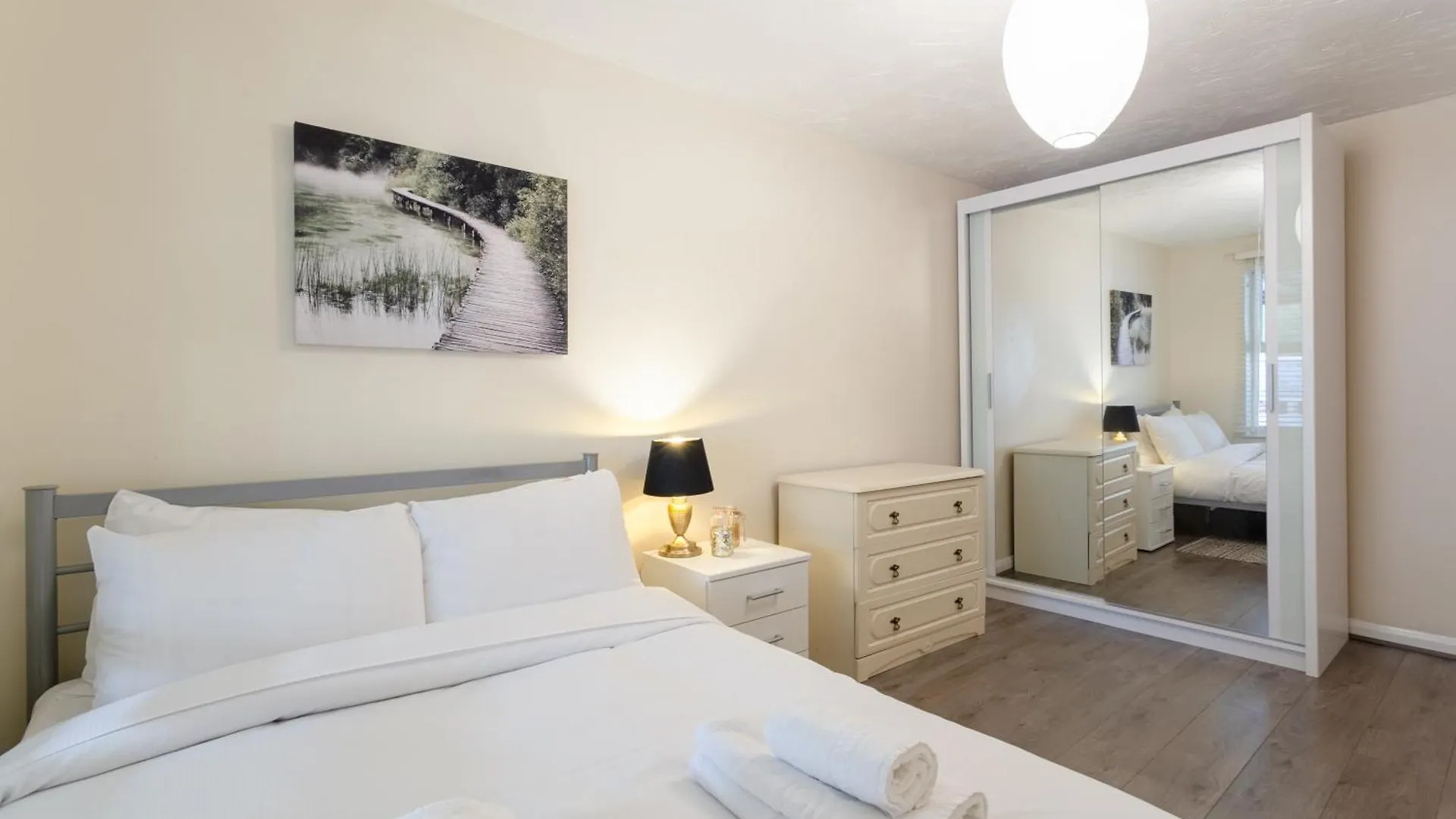Apartament Stylish And Homely 4 Bedroom Home In East Londyn